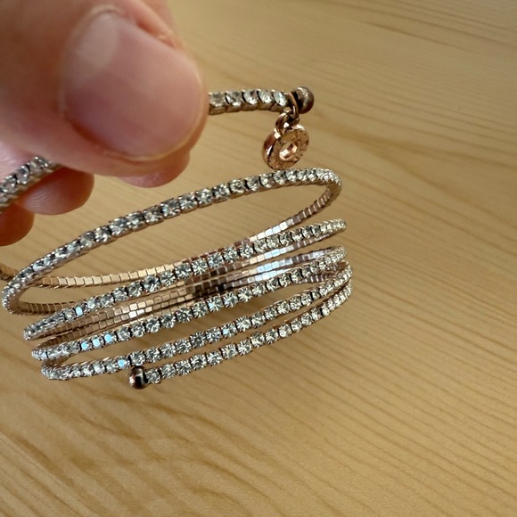 Elegant Rhinestone Coil Rose Gold Women's Bangle Bracelet - Picture 4 of 5